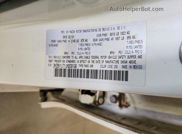 3MZBN1U71JM209198 2018 MAZDA 3 White VIN կոդի պիտակի տեսք