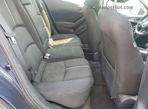 3MZBN1U71JM211274 2018 MAZDA 3 Blue Հետևի նստատեղերի տեսք