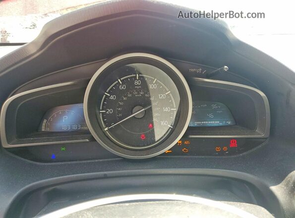 3MZBN1U72JM241867 2018 MAZDA 3 Red ხელსაწყოთა პანელის ხედი