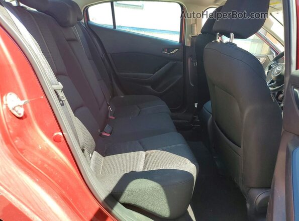 3MZBN1U72JM241867 2018 MAZDA 3 Red უკანა სავარძლების ხედი
