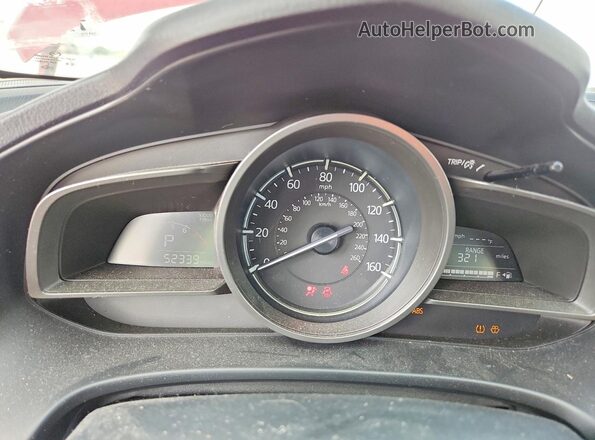 3MZBN1U74HM118906 2017 MAZDA 3 Red Vista del cuadro de instrumentos