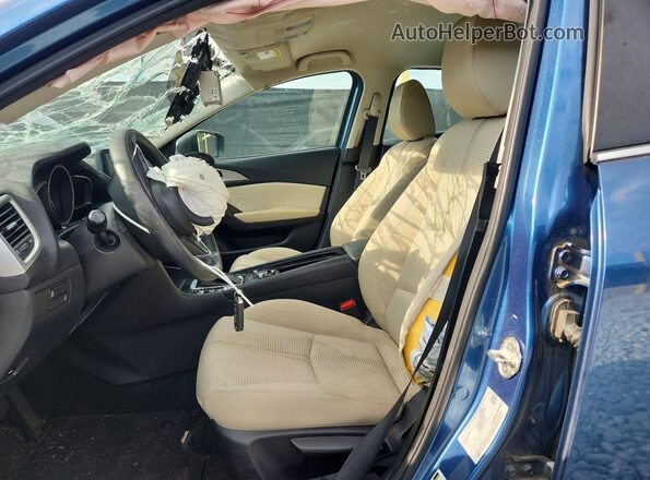 3MZBN1U74JM201242 2018 MAZDA 3 Синий Вид салона спереди