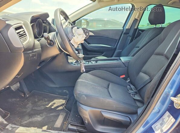 3MZBN1U76JM180510 2018 MAZDA 3 Синий Вид салона спереди