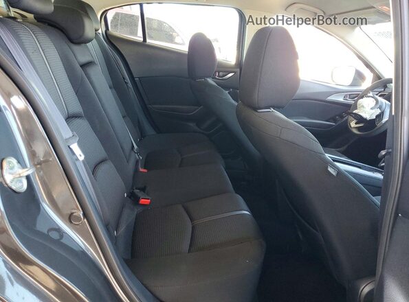 3MZBN1U76JM189837 2018 MAZDA 3 Gray Widok tylnych siedzeń