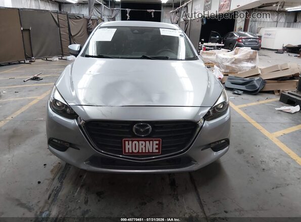 3MZBN1U79JM217162 2018 MAZDA 3 Silver Вид задньої частини салону