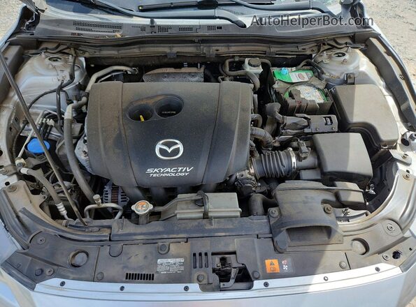 3MZBN1V30JM206045 2018 MAZDA 3 Silver Widok wnętrza z tyłu