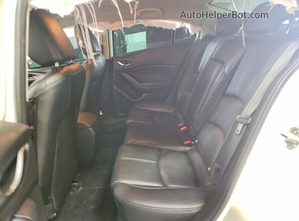 3MZBN1V33JM233482 2018 MAZDA 3 White Rear seats view