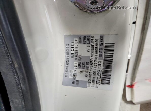 3MZBN1V33JM233482 2018 MAZDA 3 White Engine compartment view
