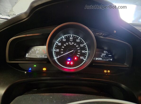 3MZBN1V33JM233482 2018 MAZDA 3 White Instrument cluster view