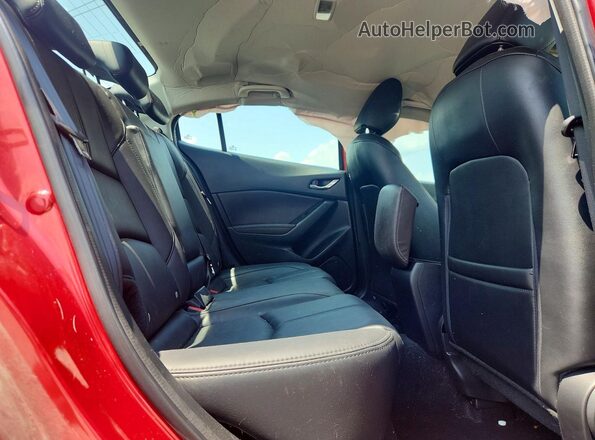 3MZBN1V33JM253568 2018 MAZDA 3 Red Vista de los asientos traseros
