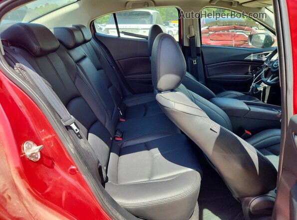 3MZBN1V33JM255126 2018 MAZDA 3 Red Вид задніх сидінь