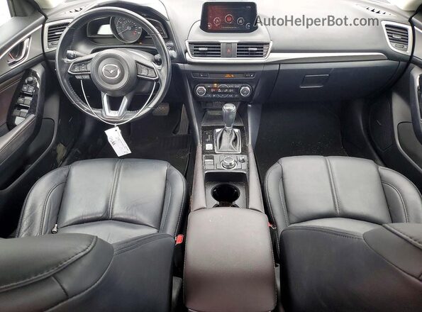 3MZBN1V34JM260724 2018 MAZDA 3 Blue Առջևի վահանակի տեսք