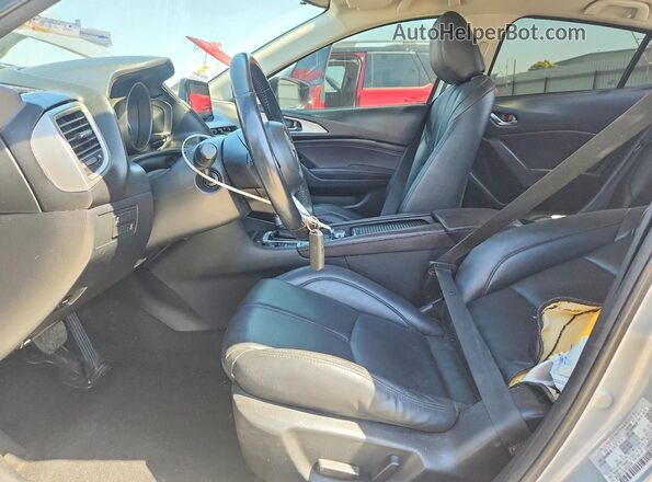 3MZBN1V39JM202334 2018 MAZDA 3 White წინა სალონის ხედი