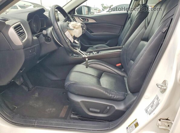 3MZBN1V39JM206416 2018 MAZDA 3 White წინა სალონის ხედი