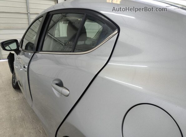 3MZBN1V3XJM208224 2018 MAZDA 3 Gray 