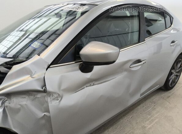 3MZBN1V3XJM208224 2018 MAZDA 3 Gray 