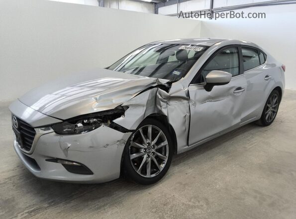 3MZBN1V3XJM208224 2018 MAZDA 3 Gray VIN կոդի պիտակի տեսք