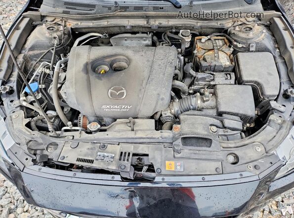 3MZBN1V3XJM239764 2018 MAZDA 3 Black Вид задньої частини салону