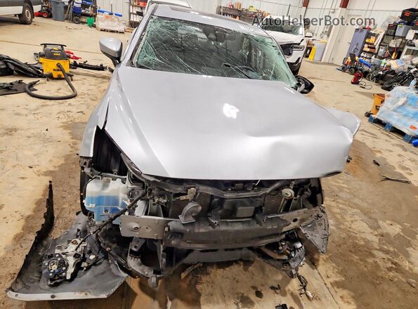 3MZBN1W33JM160452 2018 MAZDA 3 Серебряный Вид спереди