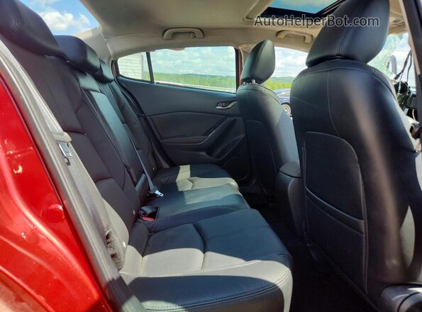 3MZBN1W35JM226483 2018 MAZDA 3 Red უკანა სავარძლების ხედი
