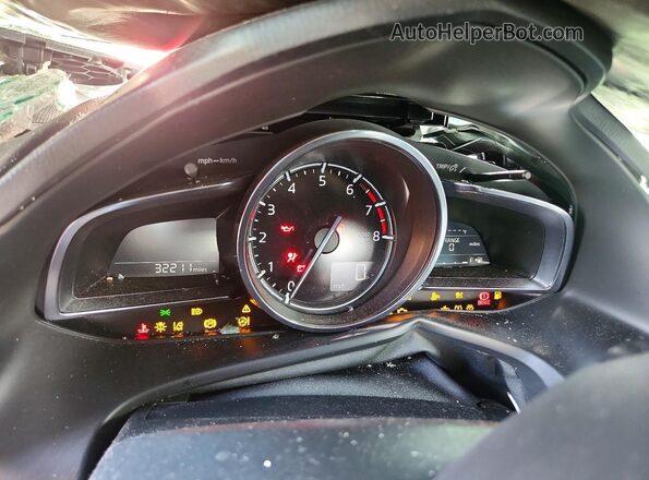 3MZBN1W35JM226483 2018 MAZDA 3 Red ხელსაწყოთა პანელის ხედი