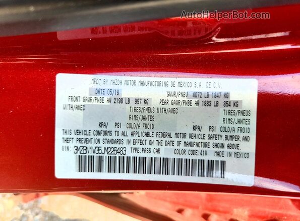 3MZBN1W35JM226483 2018 MAZDA 3 Red ძრავის განყოფილების ხედი