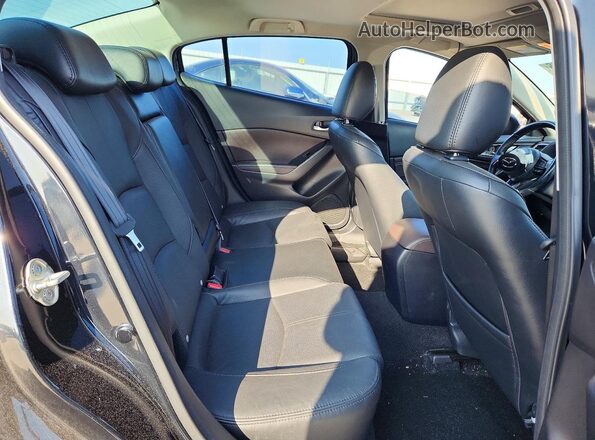 3MZBN1W38JM229104 2018 MAZDA 3 Black Vista de los asientos traseros