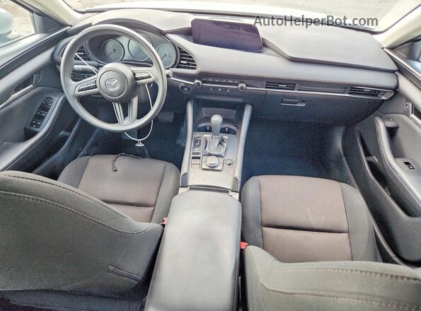 3MZBPAA76MM203786 2021 MAZDA 3 Silver Առջևի վահանակի տեսք