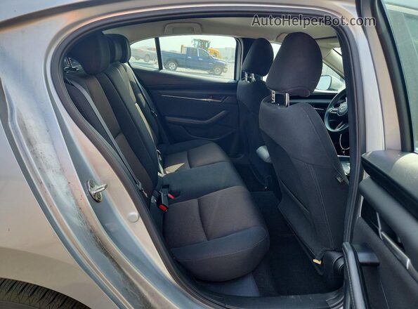 3MZBPAA76MM203786 2021 MAZDA 3 Silver Հետևի նստատեղերի տեսք