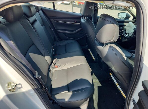 3MZBPABM3RM416982 2024 MAZDA 3 White Rear seats view