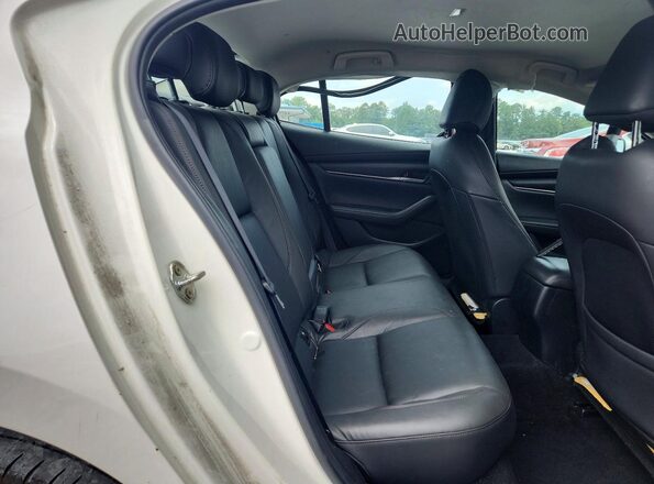 3MZBPABM8MM207617 2021 MAZDA 3 White Widok tylnych siedzeń