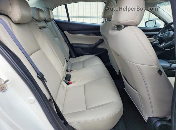 3MZBPACM8PM353227 2023 MAZDA 3 White Widok tylnych siedzeń