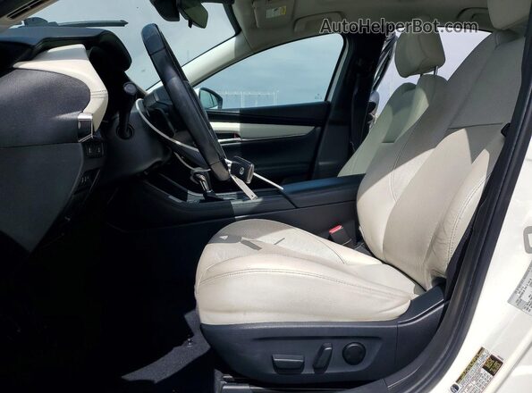 3MZBPAEM1LM118062 2020 MAZDA 3 White Front interior view