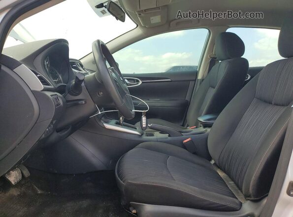 3N1AB7AP0GY245807 2016 NISSAN SENTRA Silver Вид салону спереду