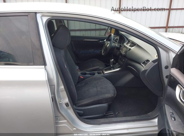 3N1AB7AP0HY266352 2017 NISSAN SENTRA Silver Front interior view