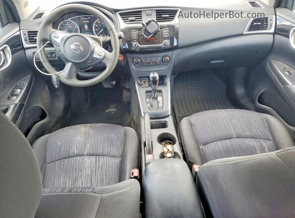 3N1AB7AP0HY320099 2017 NISSAN SENTRA Красный Вид панели приборов