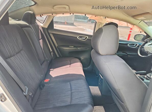 3N1AB7AP0JL624195 2018 NISSAN SENTRA Серебряный Вид задних сидений