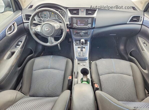 3N1AB7AP0JY272299 2018 NISSAN SENTRA Серый Вид панели приборов