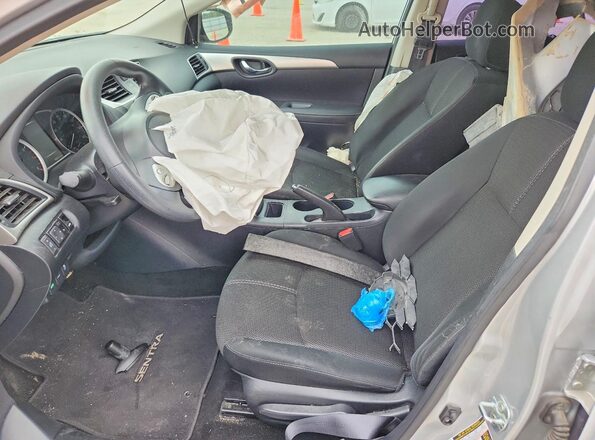 3N1AB7AP0JY307410 2018 NISSAN SENTRA Silver Vista interior delantera