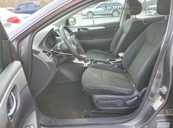 3N1AB7AP0JY320352 2018 NISSAN SENTRA Серый Вид салона спереди
