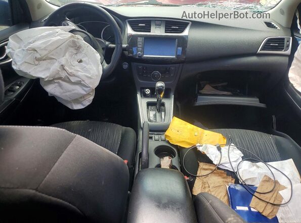 3N1AB7AP0KY277570 2019 NISSAN SENTRA Red Вид панелі приладів