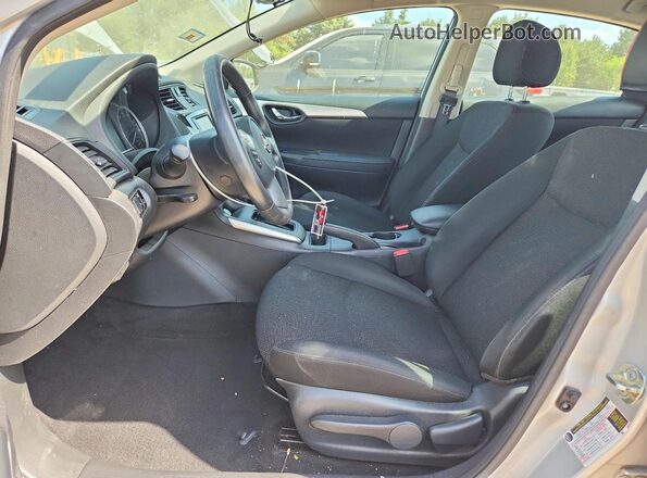 3N1AB7AP0KY283417 2019 NISSAN SENTRA Серебряный Вид салона спереди
