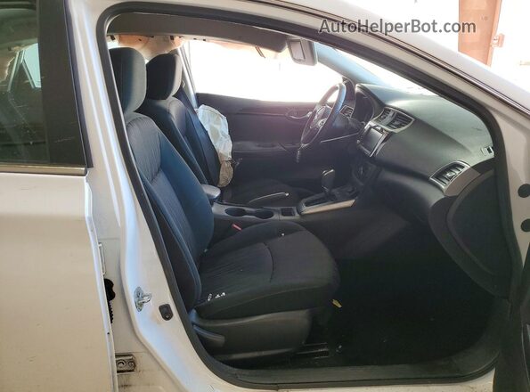 3N1AB7AP0KY406584 2019 NISSAN SENTRA Белый Вид салона спереди