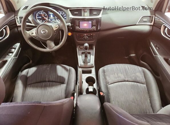 3N1AB7AP1JL621953 2018 NISSAN SENTRA Красный Вид панели приборов
