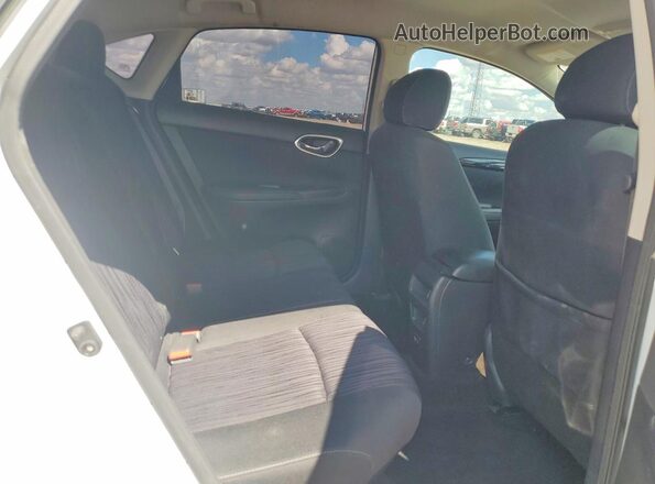 3N1AB7AP1KY322175 2019 NISSAN SENTRA Белый Вид задней части салона