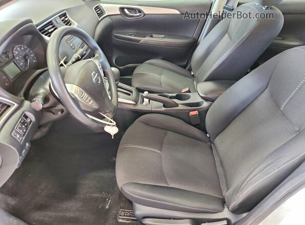 3N1AB7AP2HY238441 2017 NISSAN SENTRA Белый Вид салона спереди