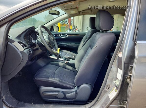 3N1AB7AP2HY308715 2017 NISSAN SENTRA Gray Вид салону спереду