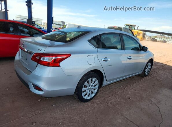 3N1AB7AP2HY317883 2017 NISSAN SENTRA Silver Widok z przodu