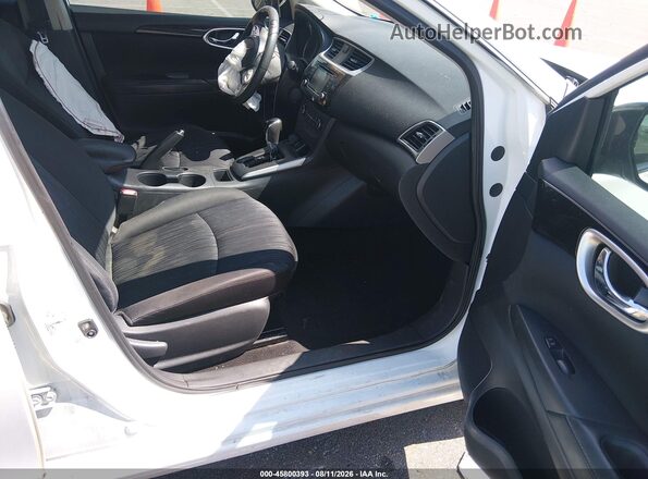 3N1AB7AP2HY398643 2017 NISSAN SENTRA Белый Вид салона спереди