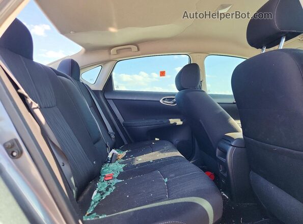 3N1AB7AP2JL653360 2018 NISSAN SENTRA Gray Widok tylnych siedzeń